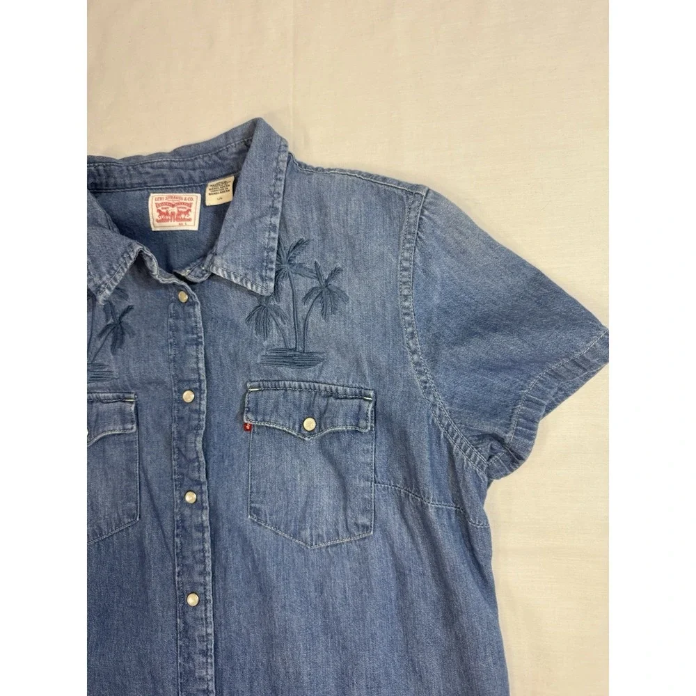 Levi Strauss & Co Denim Blue Jean Short Sleeve Snap Button Top Palm Trees Sz‎ LG